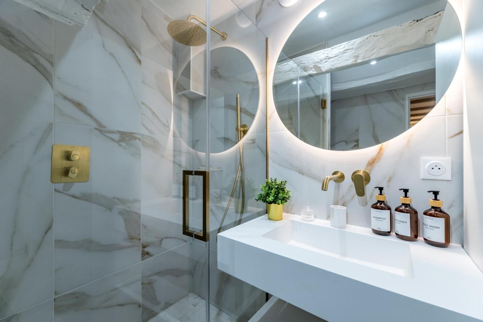 Suite Cathedrale Haut De Gamme + Parking - N°8 Руан Экстерьер фото